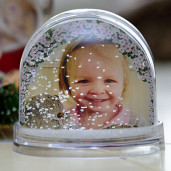 Шар с белыми хлопьями